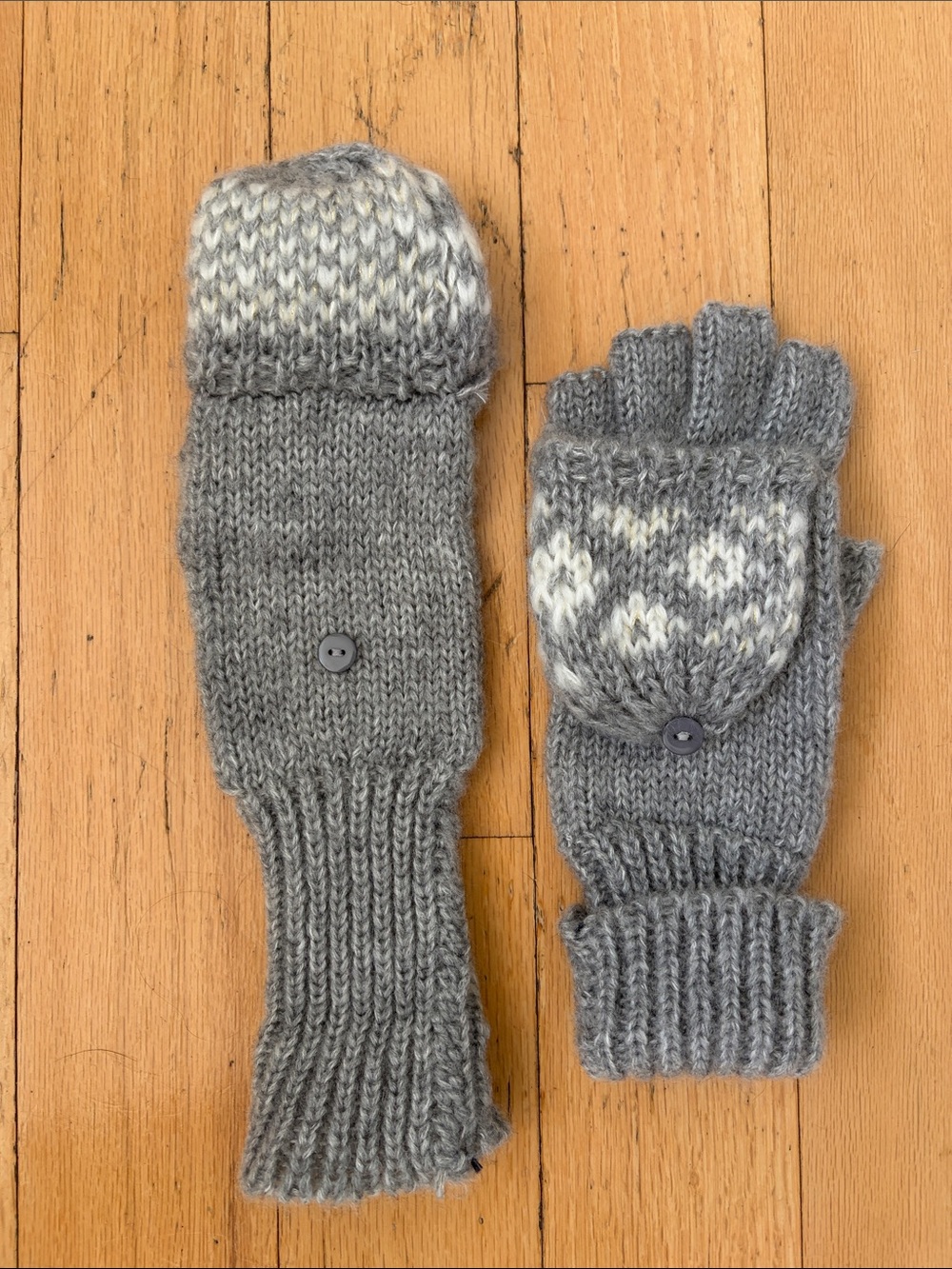 Francesca's Collections Grey Knit Convertible Women’s Mittens